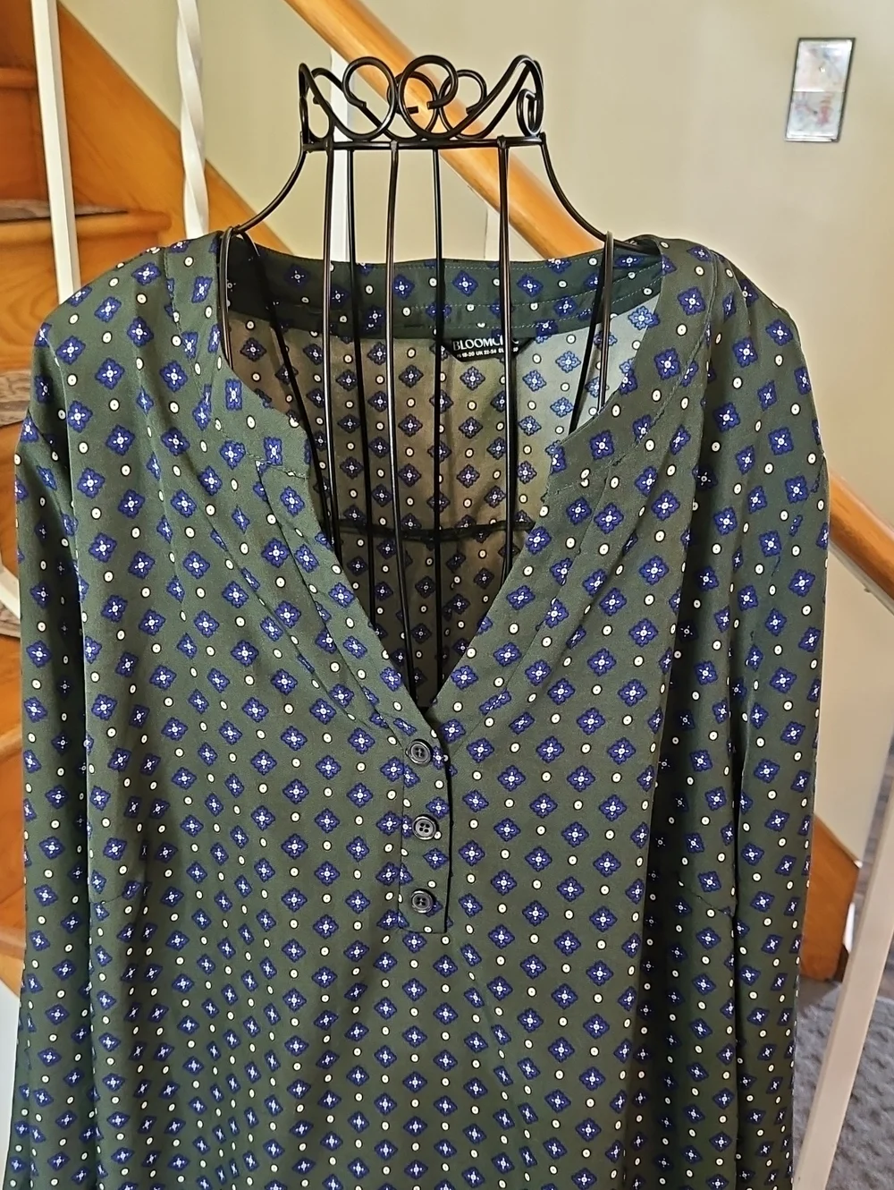 👚BLOOMCHIC Olive Green Geometric Button Tunic